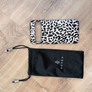 Pixel 8 Pro Cell phone cover and dust bag